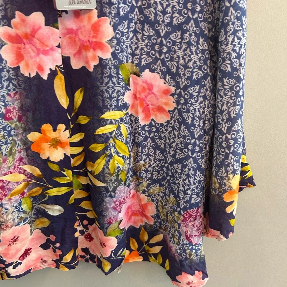 NWT Avani del amour floral bell sleeves top size S